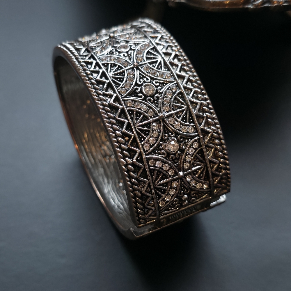 Clear Rhinestones Clamper Bracelet